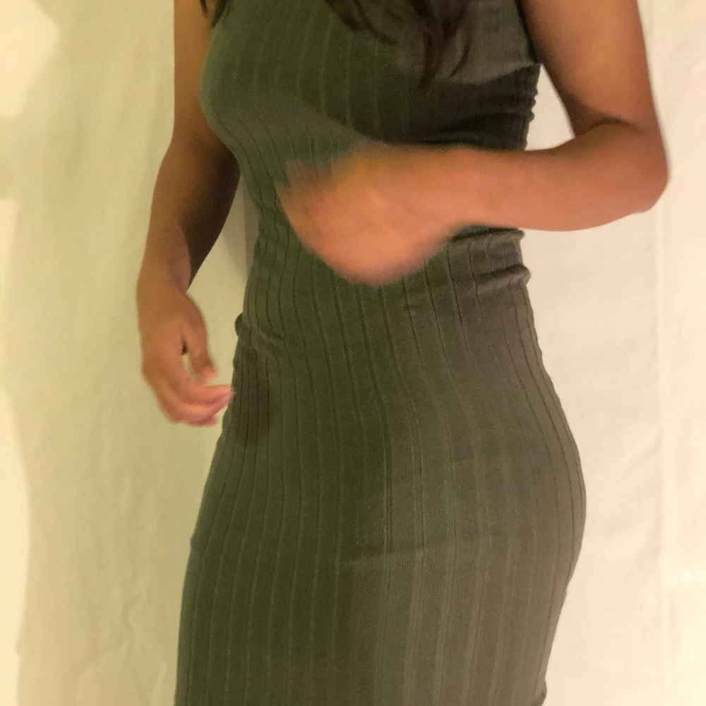 Turtle Neck Ribbed Maxi Dress - Picture 8 of 11